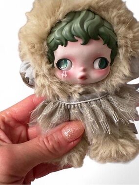 POP Mart Skull Panda “Pond”